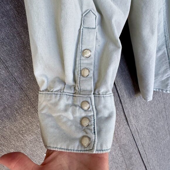 We The Free Free People 100% Cotton Corduroy Light Blue Pearl Snap Shaket Szie L - Picture 6 of 13